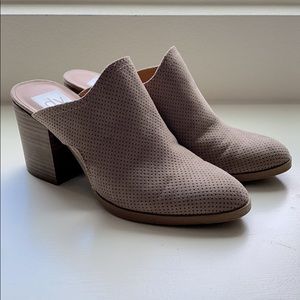 DV by Dolce Vita Slip-On Mules in size 7